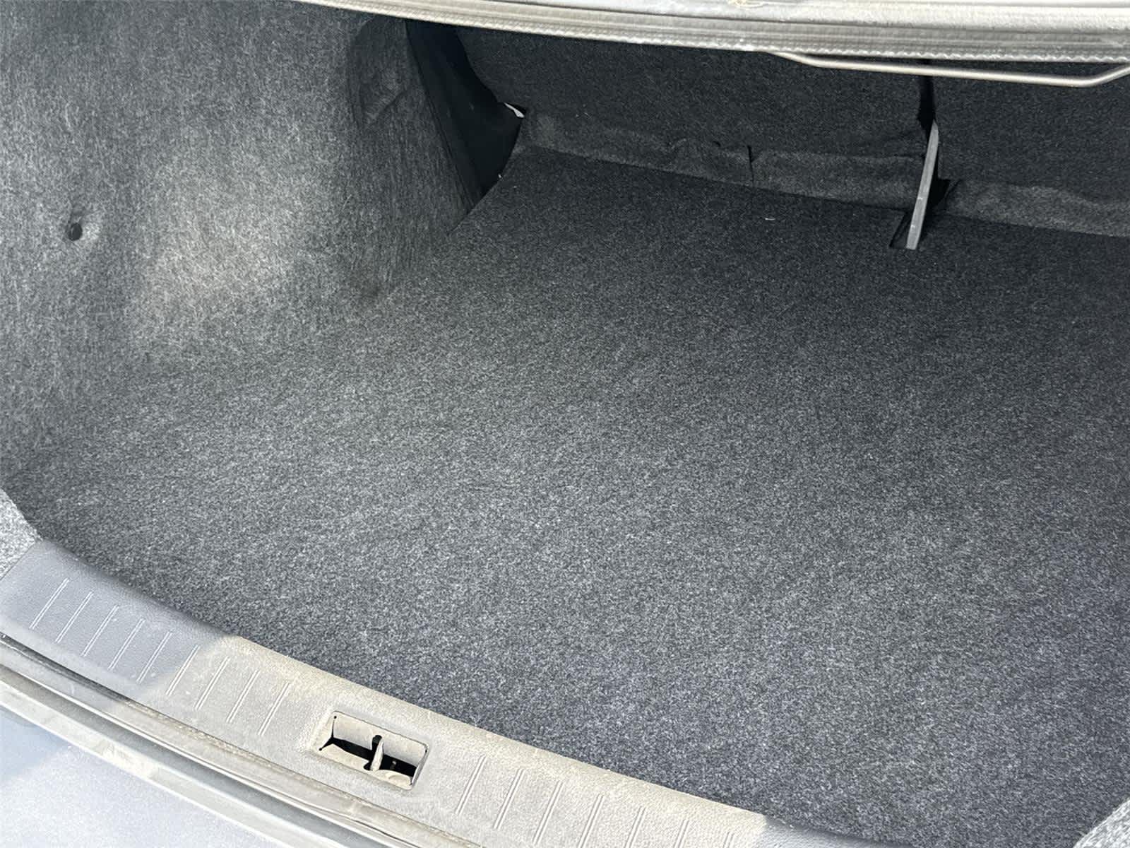 Thumbnail: 2019 Nissan Sentra - 17