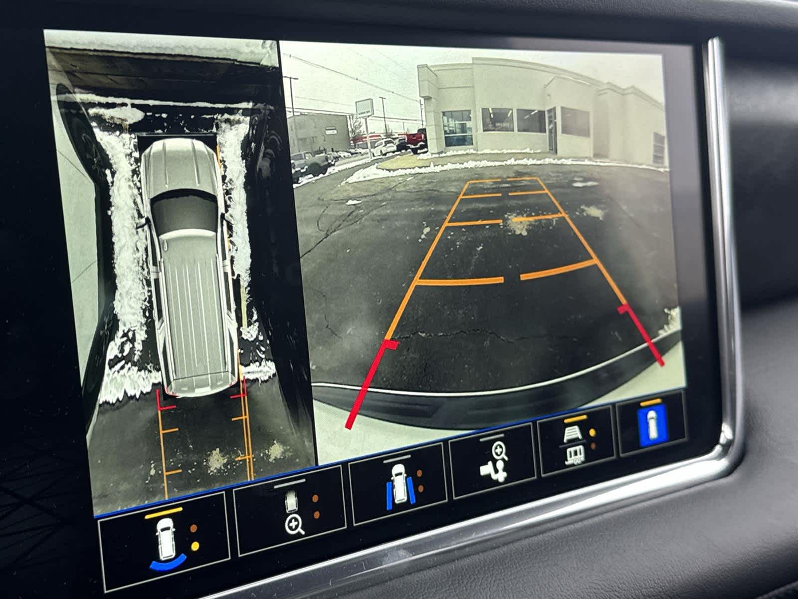 Thumbnail: 2023 GMC Yukon XL - 29