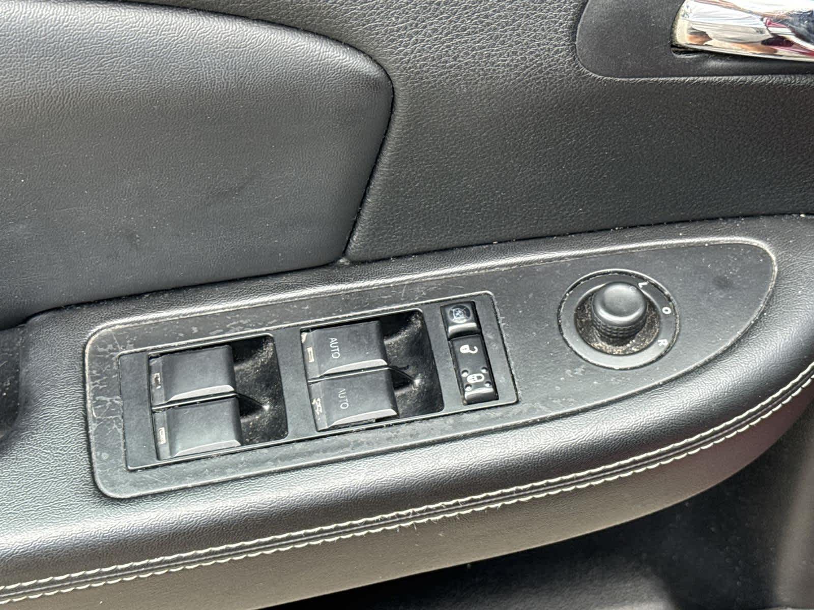 Thumbnail: 2012 Chrysler 200 - 32