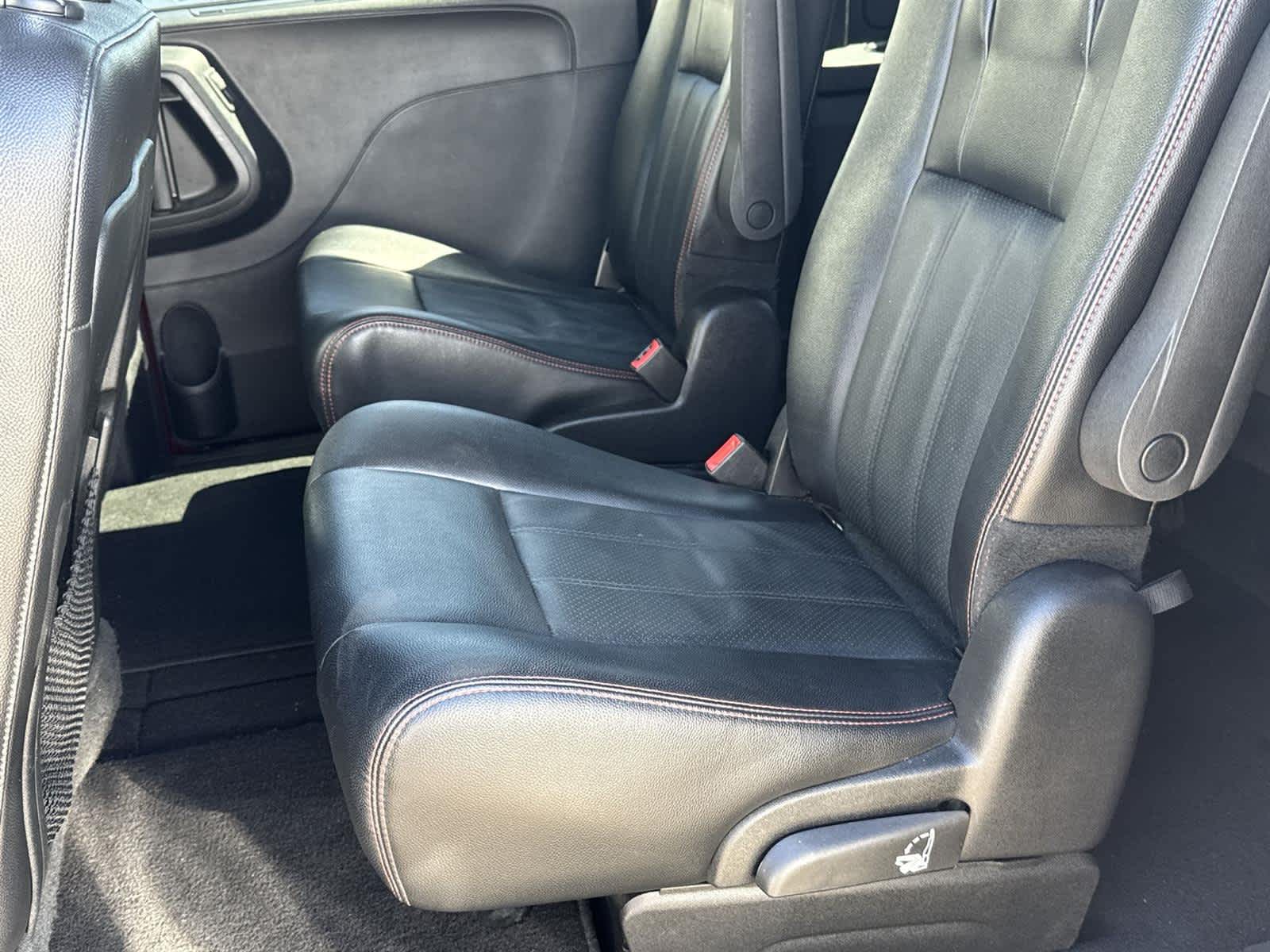 Thumbnail: 2019 Dodge Grand Caravan - 14