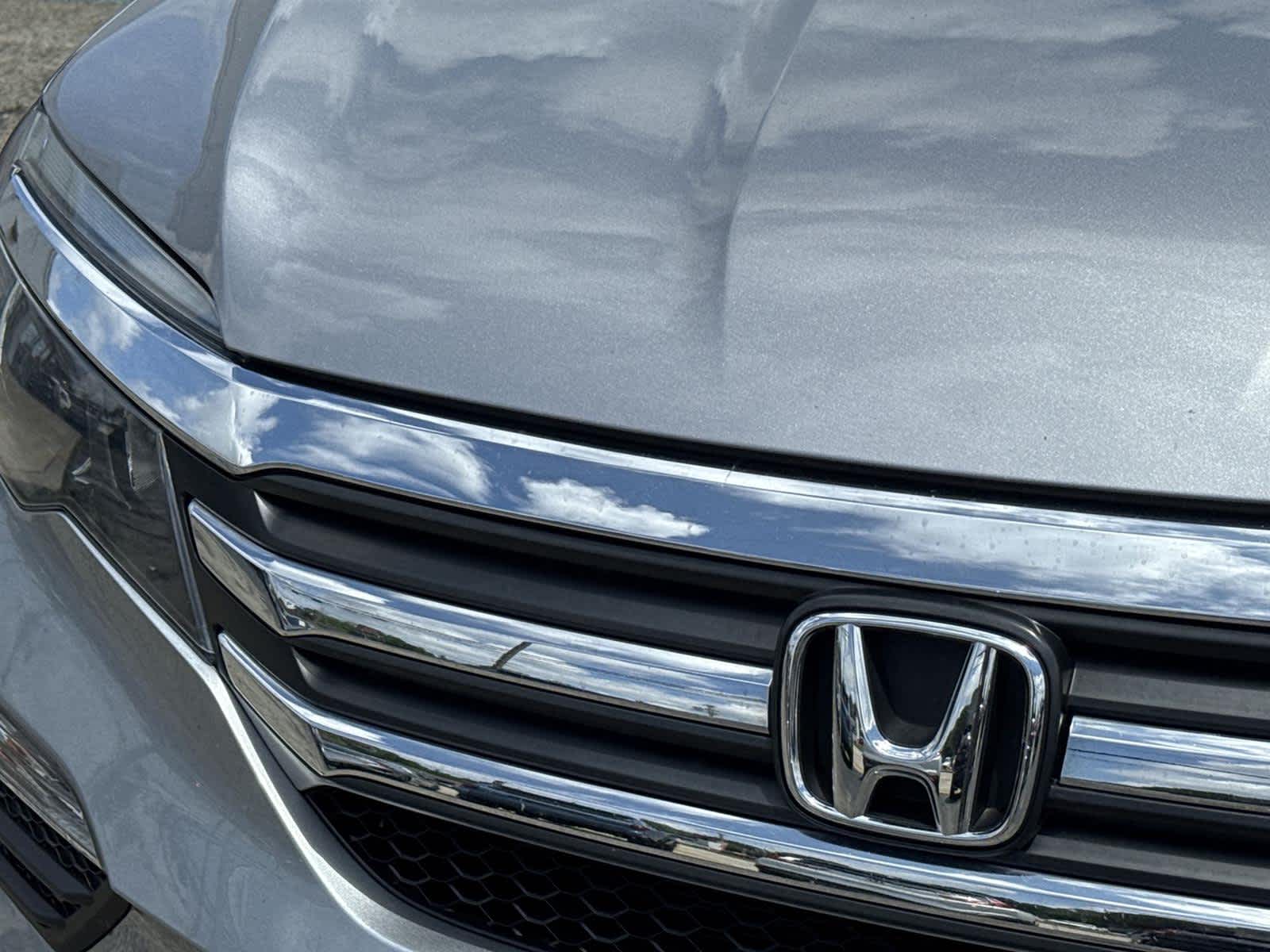 Thumbnail: 2017 Honda Pilot - 10