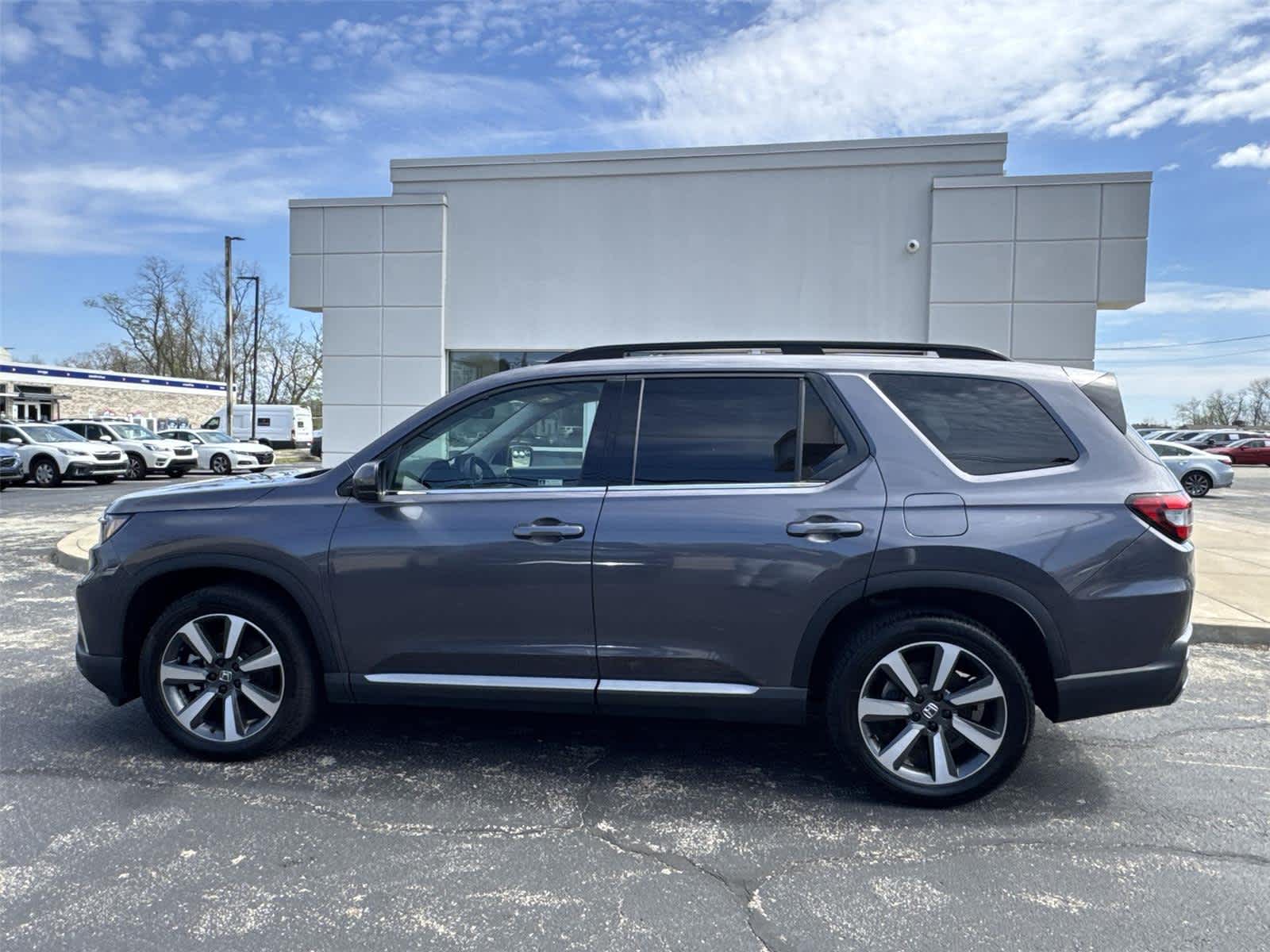 Thumbnail: 2023 Honda Pilot - 2