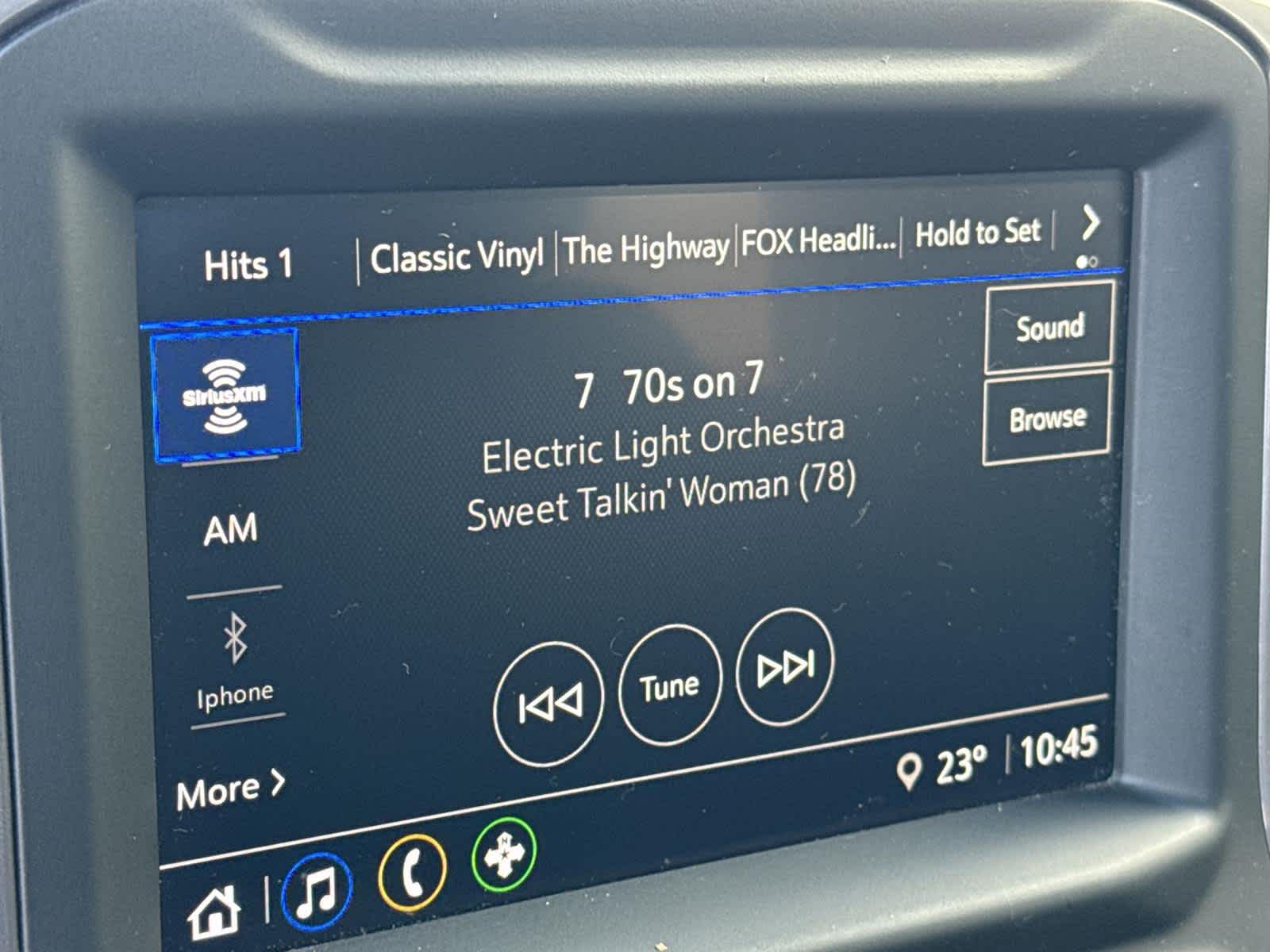 Thumbnail: 2022 Chevrolet Silverado 1500 - 24