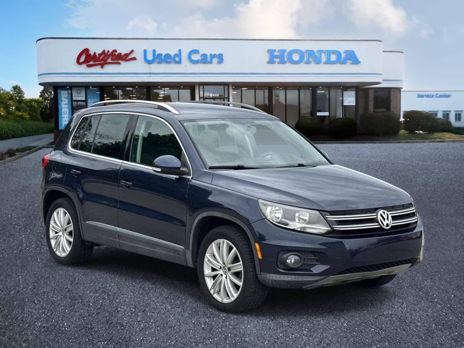 Thumbnail: 2012 Volkswagen Tiguan - 7