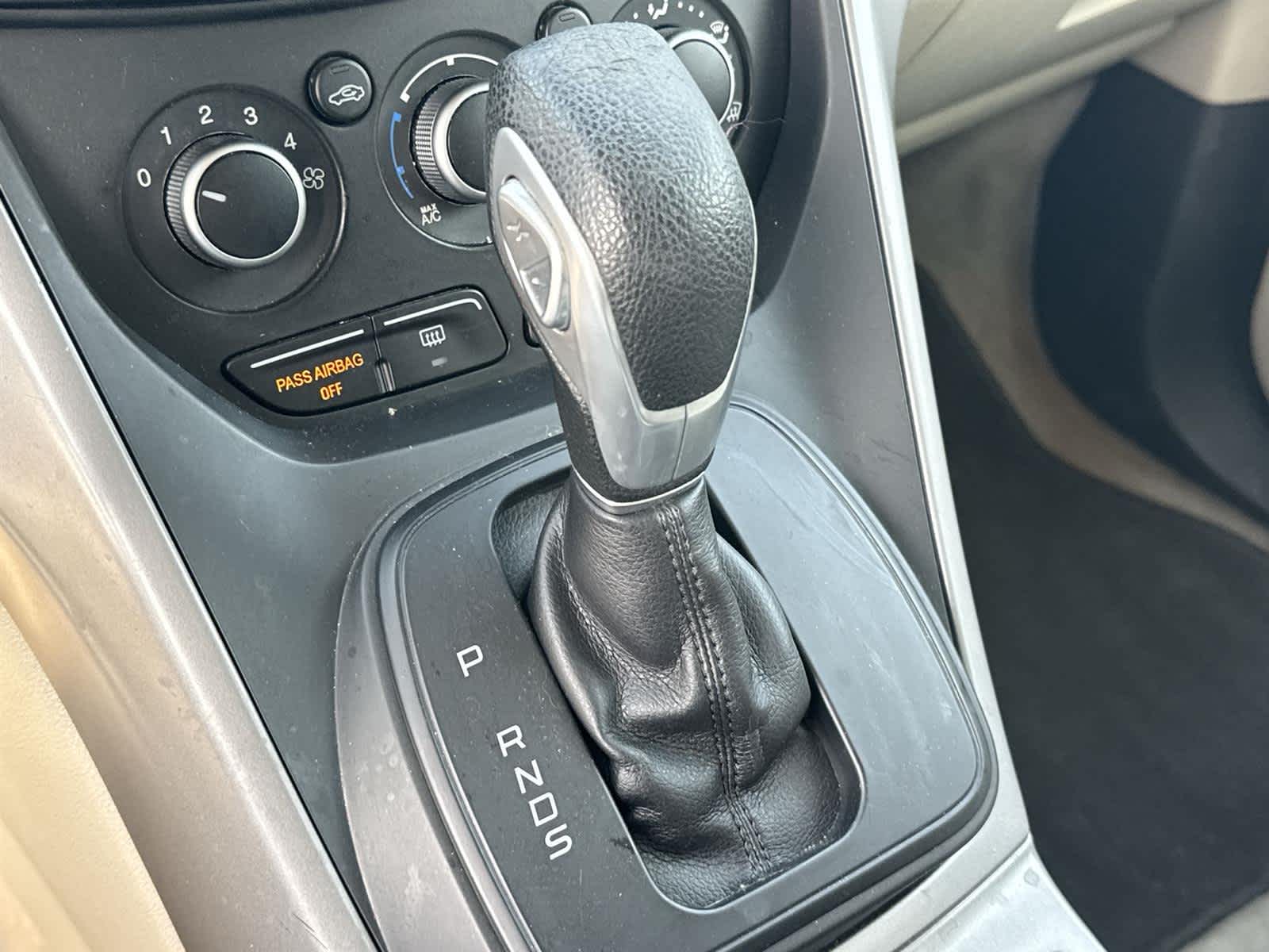 Thumbnail: 2015 Ford Escape - 25