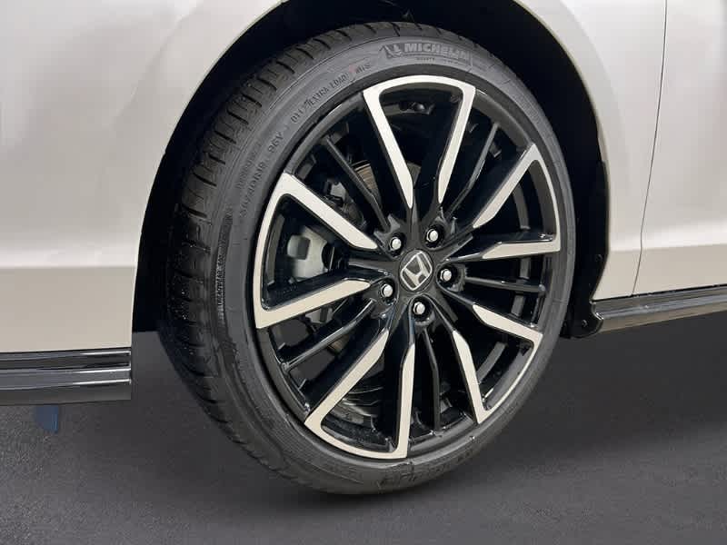 2025 Honda Accord Touring 11