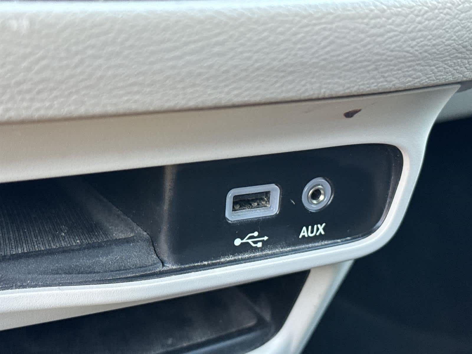 Thumbnail: 2018 Chrysler Pacifica - 25