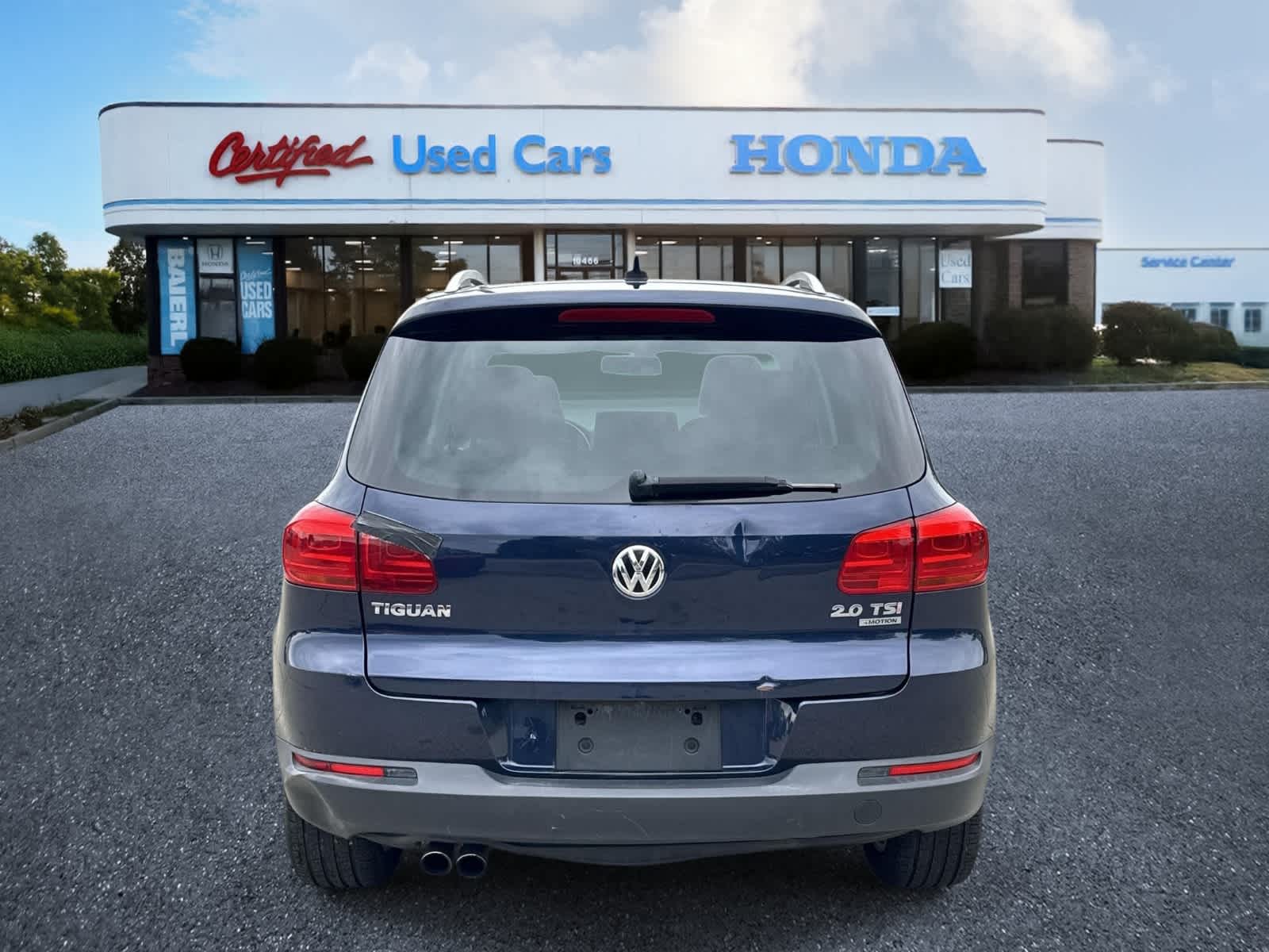Thumbnail: 2012 Volkswagen Tiguan - 4