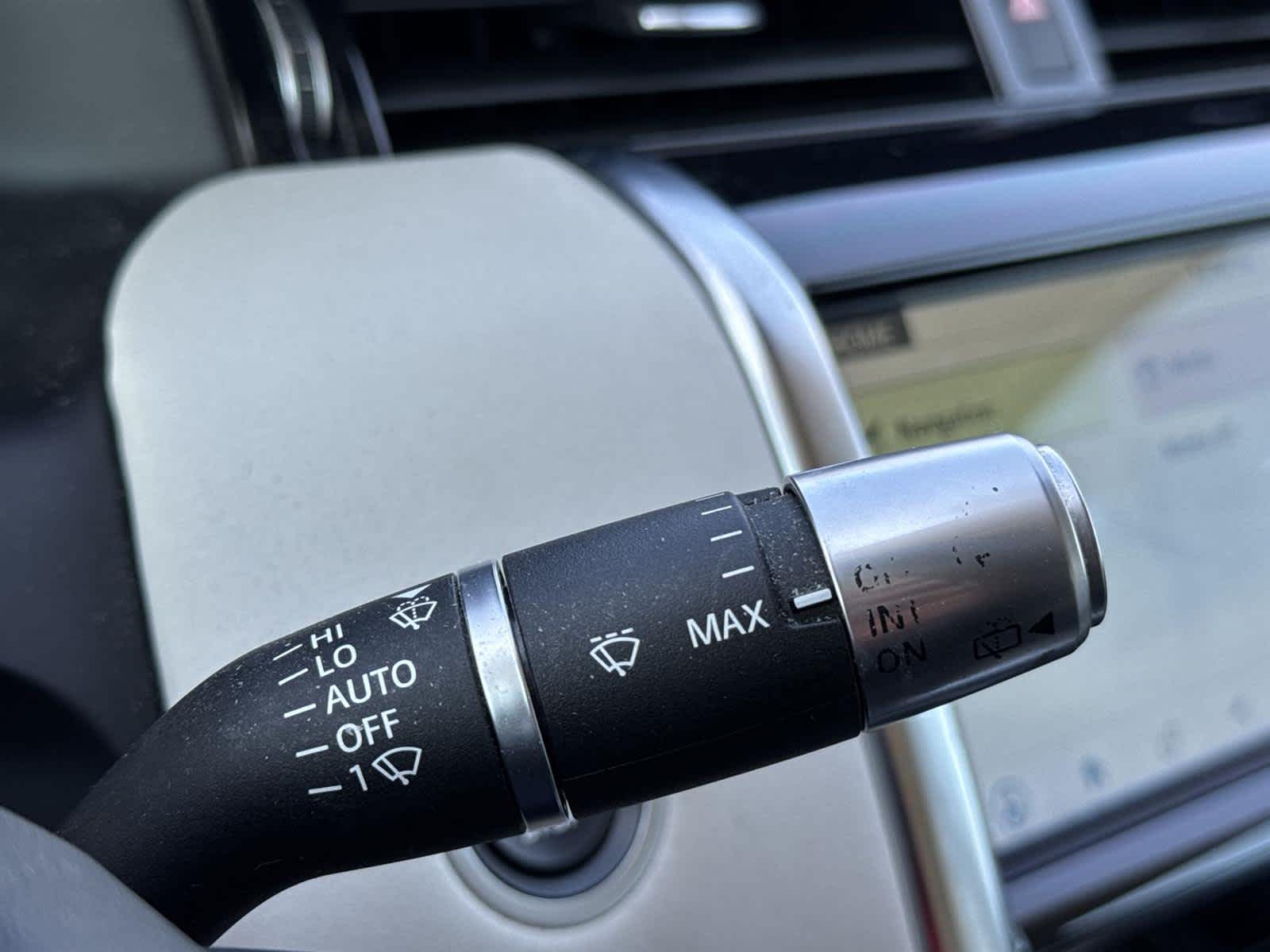 Thumbnail: 2020 Land Rover Discovery Sport - 22