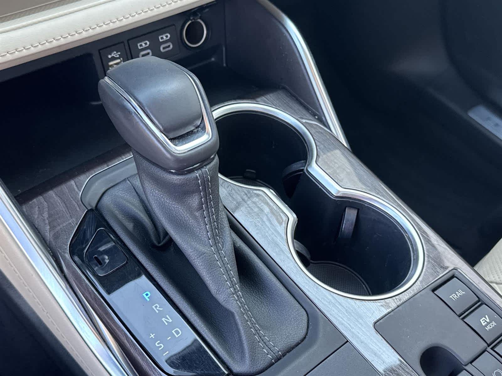 Thumbnail: 2023 Toyota Highlander - 29