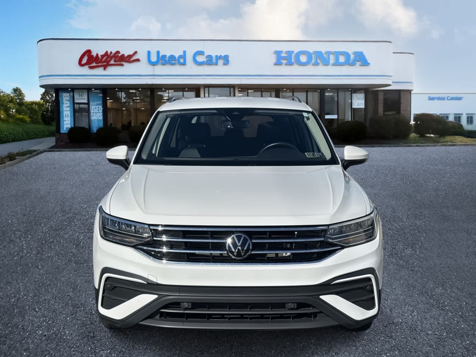Thumbnail: 2022 Volkswagen Tiguan - 8
