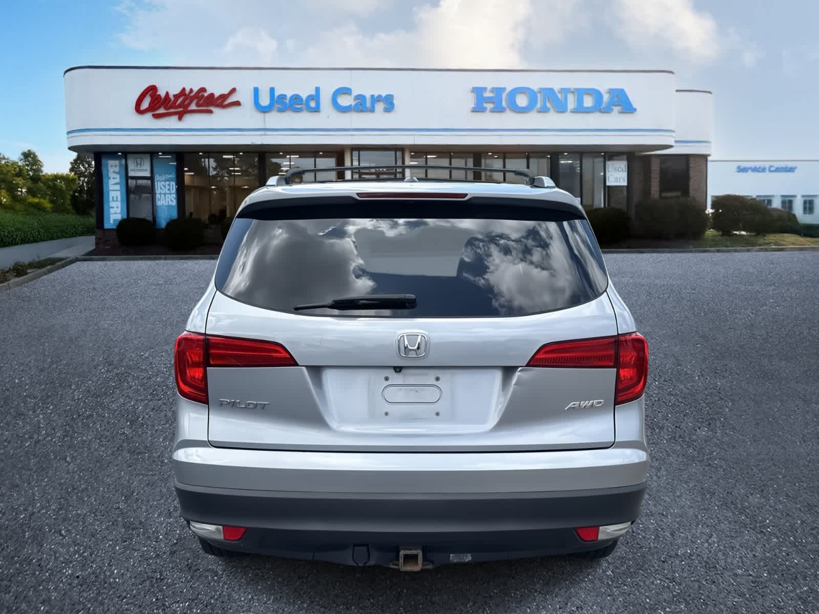 Thumbnail: 2017 Honda Pilot - 4