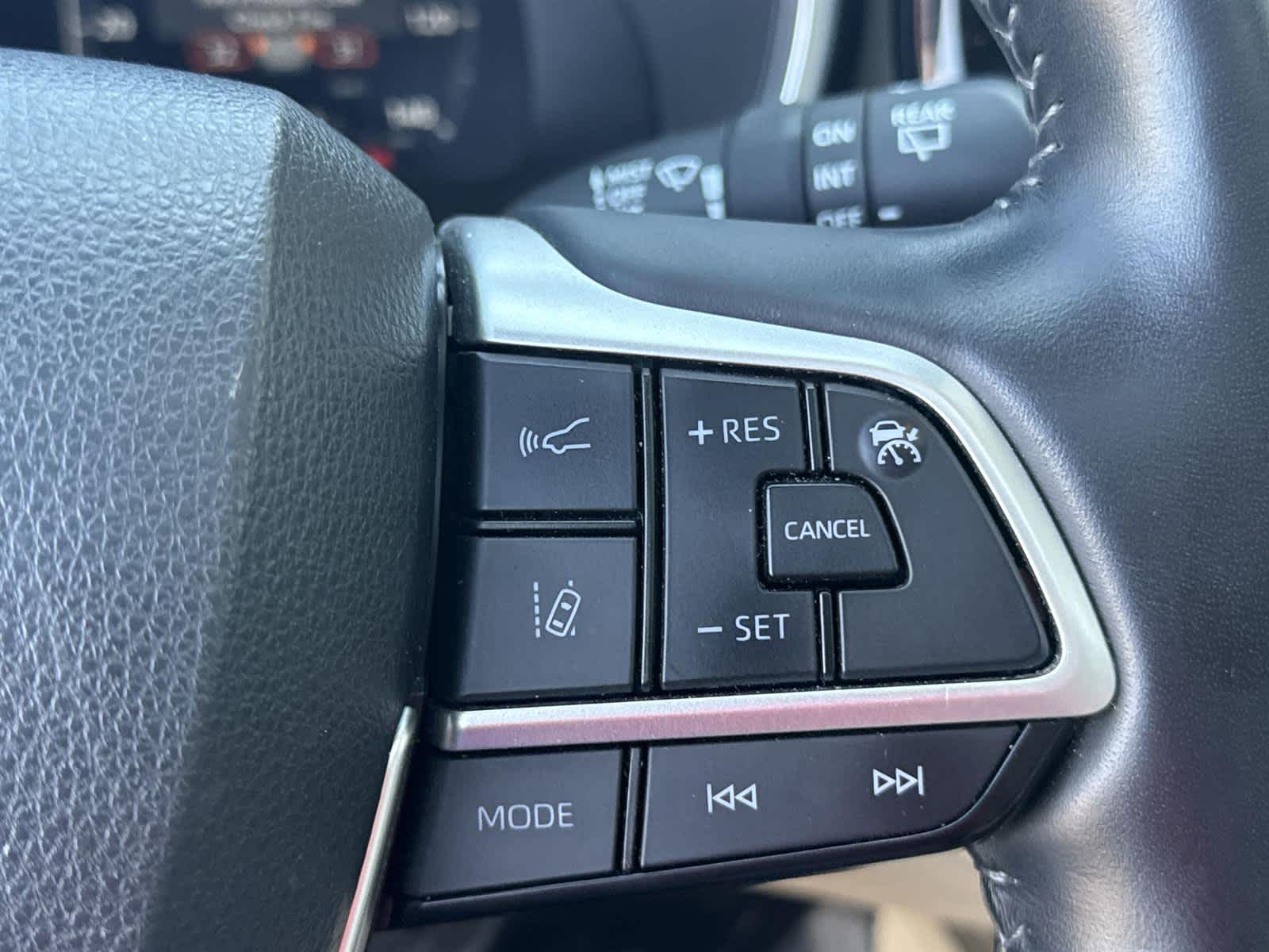 Thumbnail: 2023 Toyota Highlander - 20