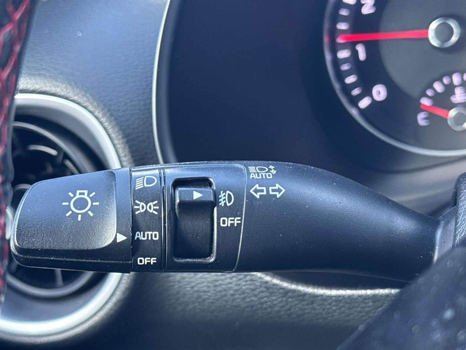 Thumbnail: 2022 Kia Forte - 22