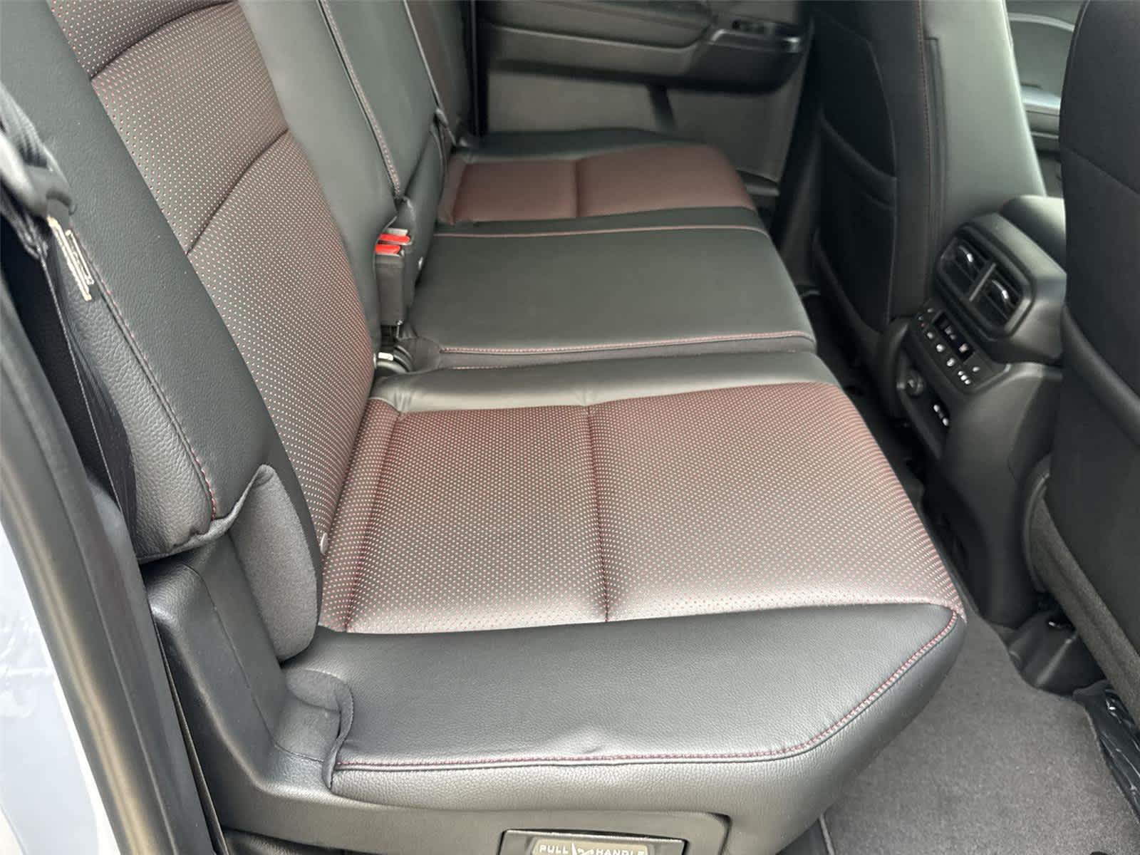 2026 Honda Ridgeline Black Edition - Photo 17