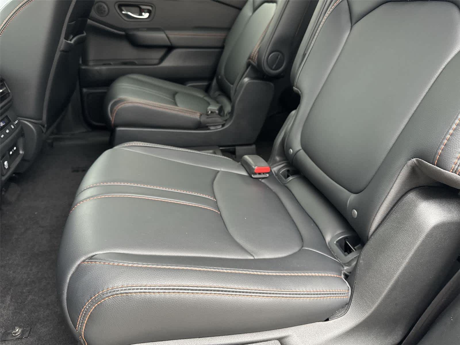 Thumbnail: 2025 Honda Pilot - 14