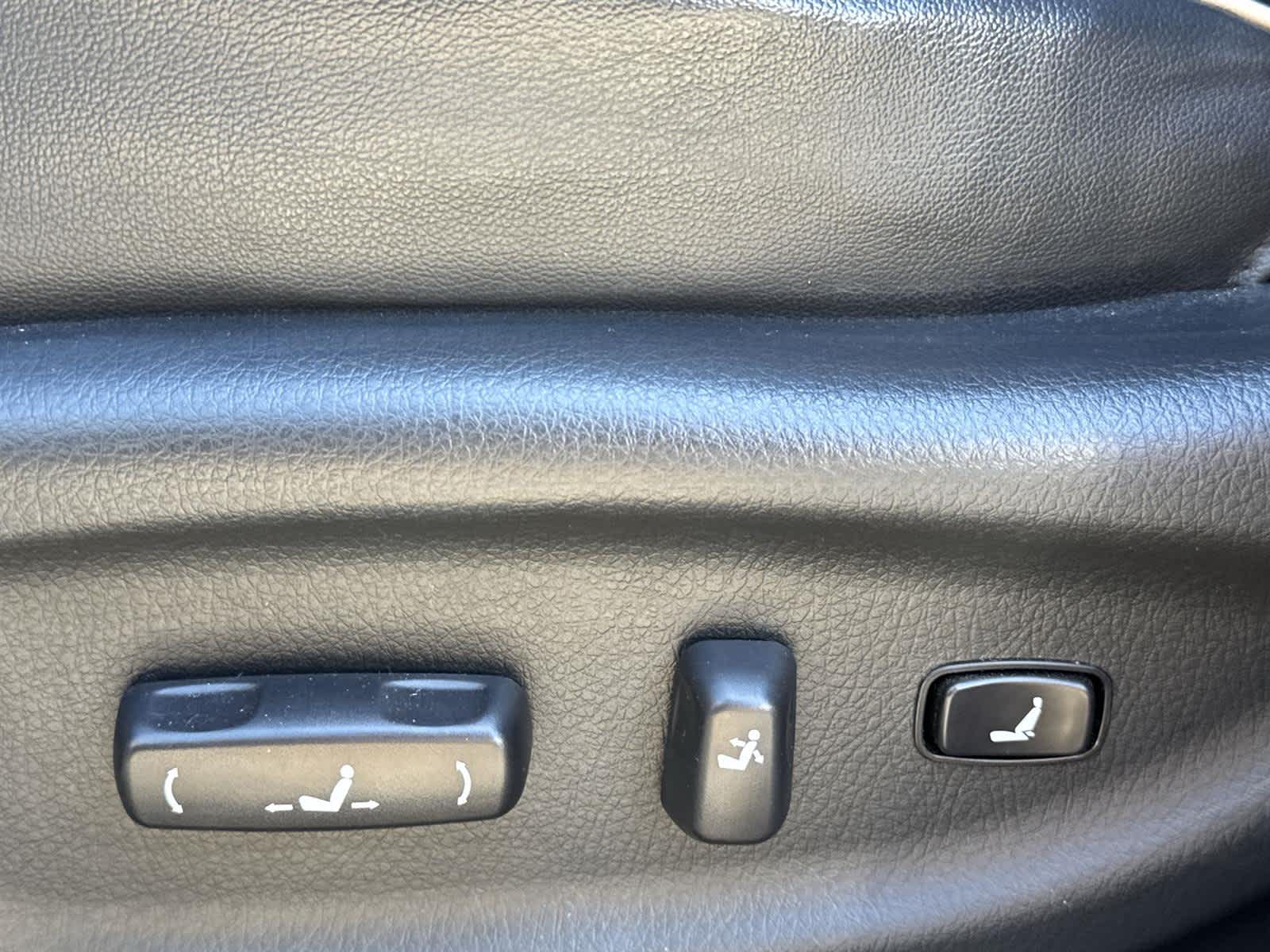 Thumbnail: 2011 Kia Sorento - 14
