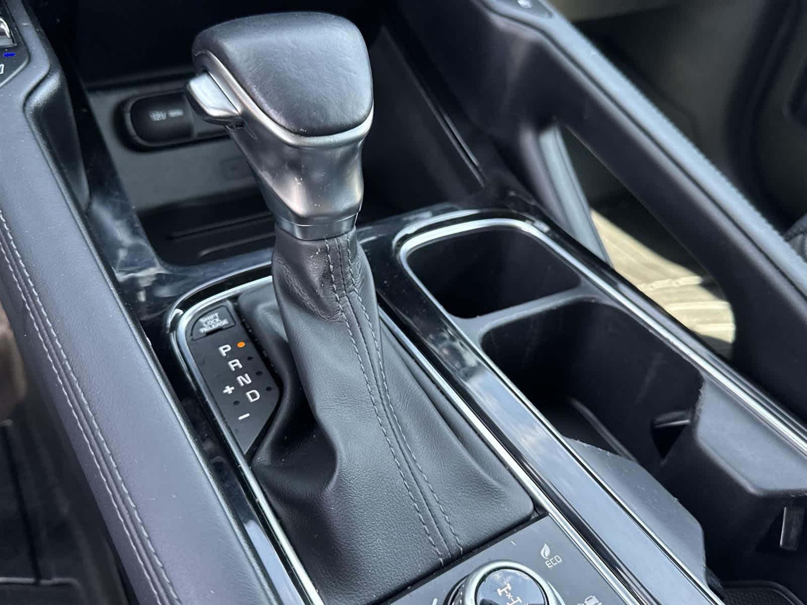 Thumbnail: 2020 Kia Telluride - 30