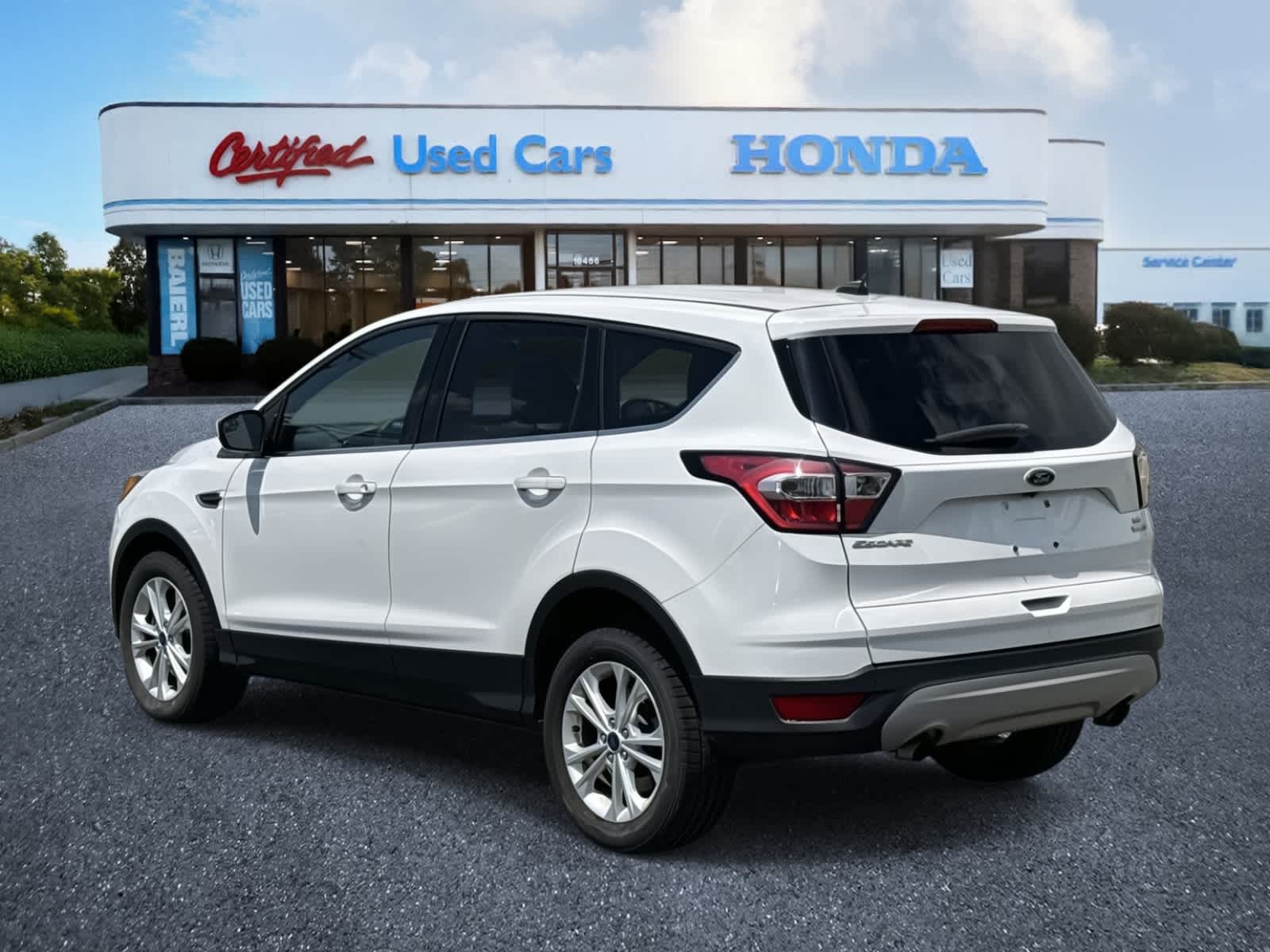 Thumbnail: 2017 Ford Escape - 3