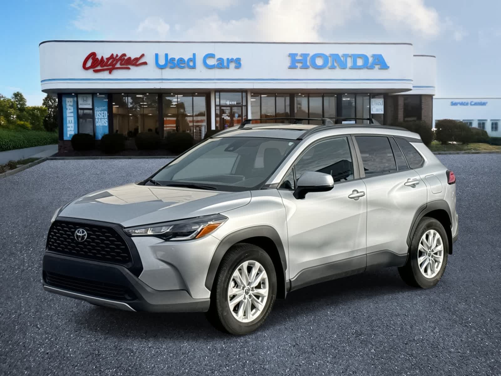 2022 Toyota Corolla Cross LE's photo