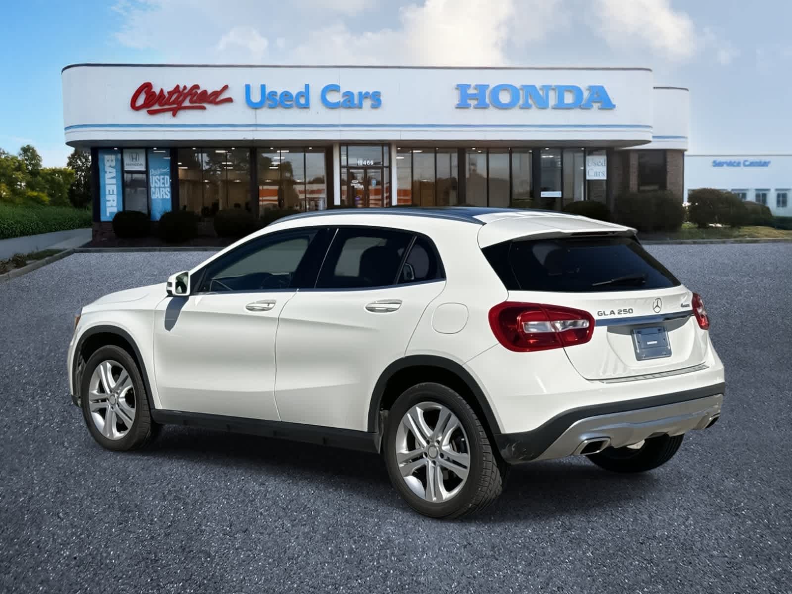 2016 Mercedes Benz GLA 250 4MATIC photo 2