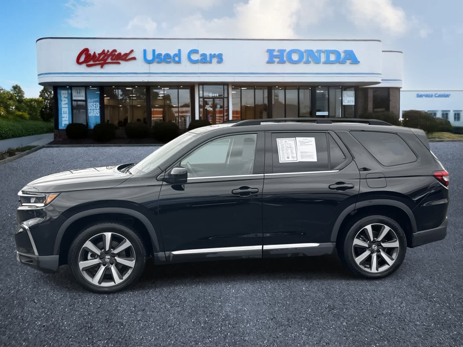 2025 Honda Pilot Touring photo 2