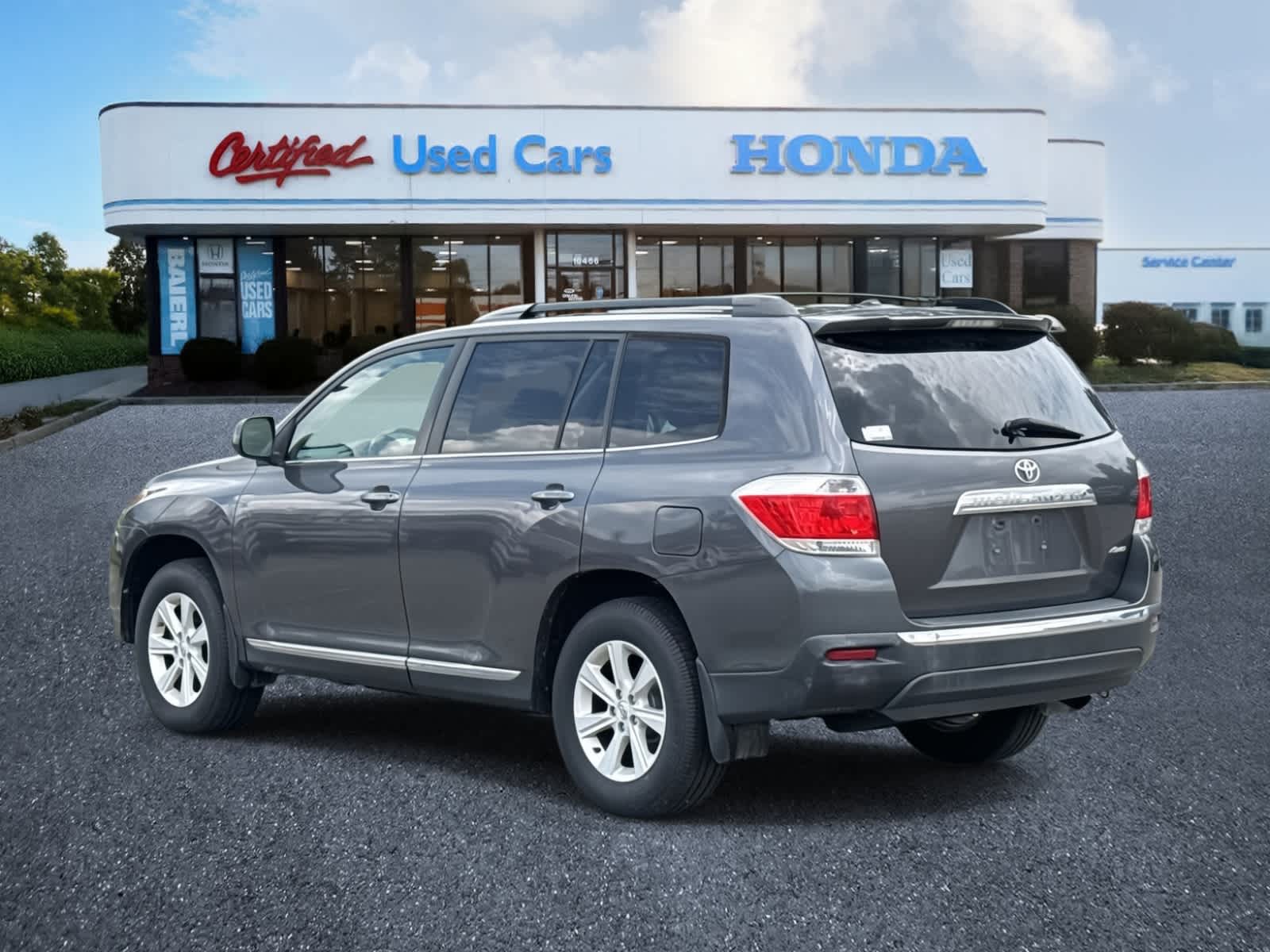 Thumbnail: 2012 Toyota Highlander - 3