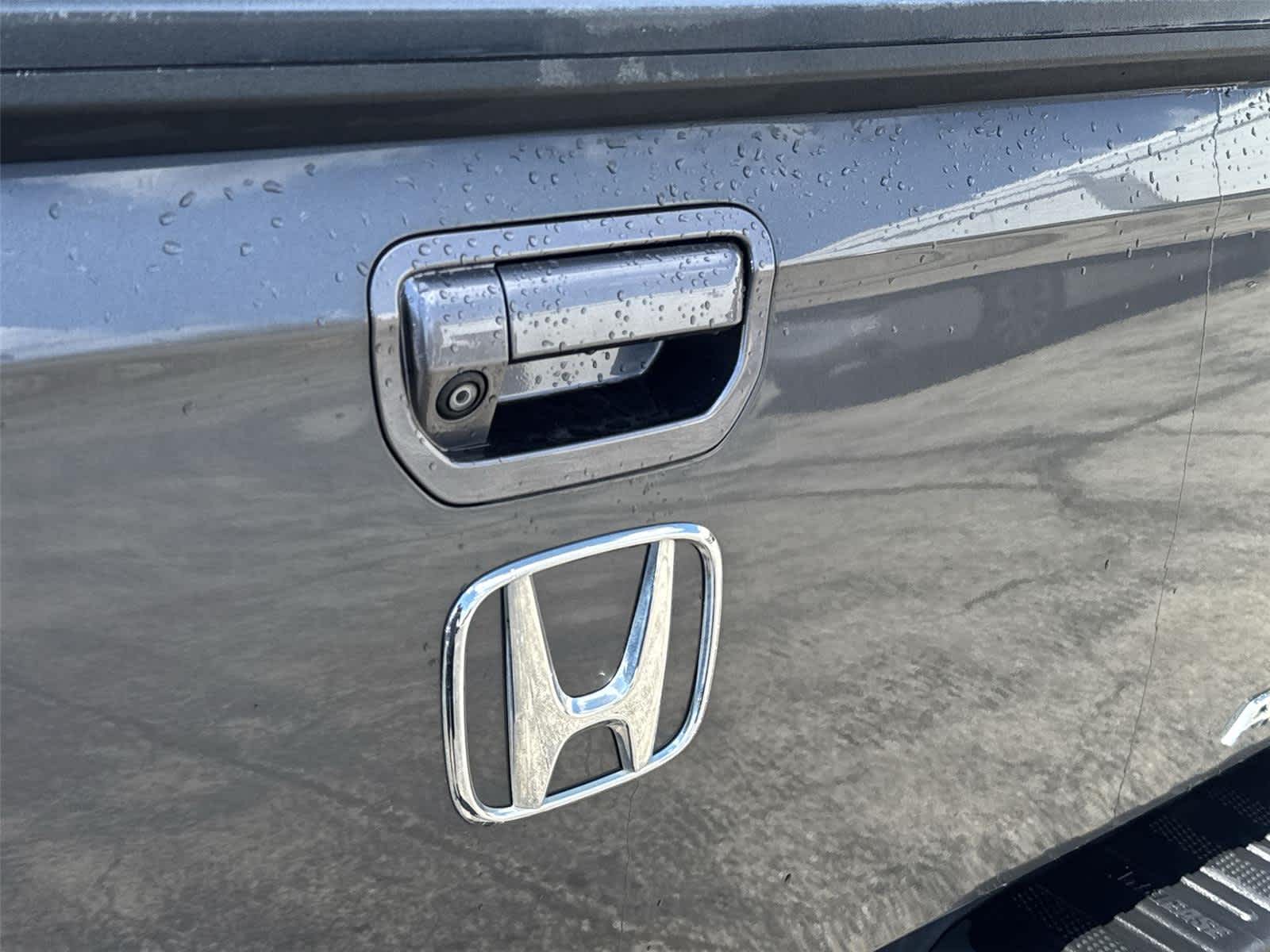 Thumbnail: 2017 Honda Ridgeline - 10