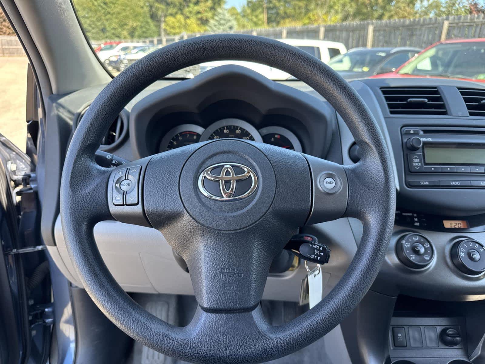 Thumbnail: 2012 Toyota RAV4 - 17