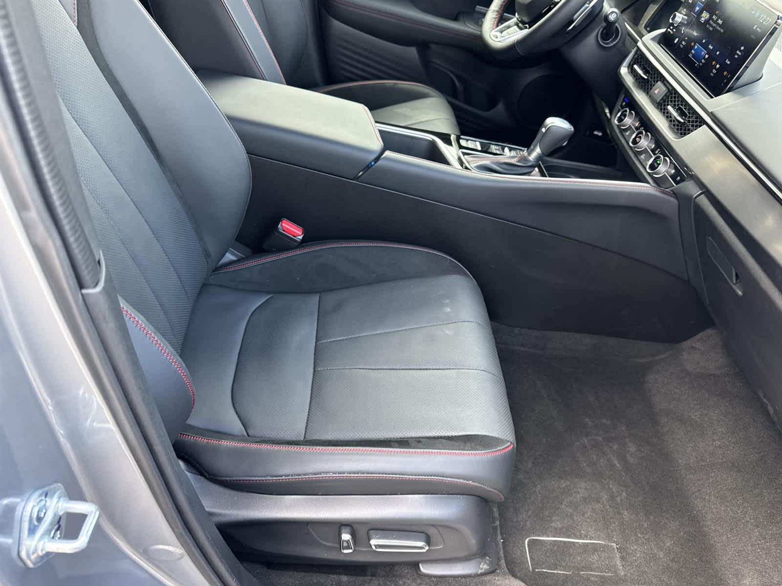 Thumbnail: 2025 Acura ADX - 17