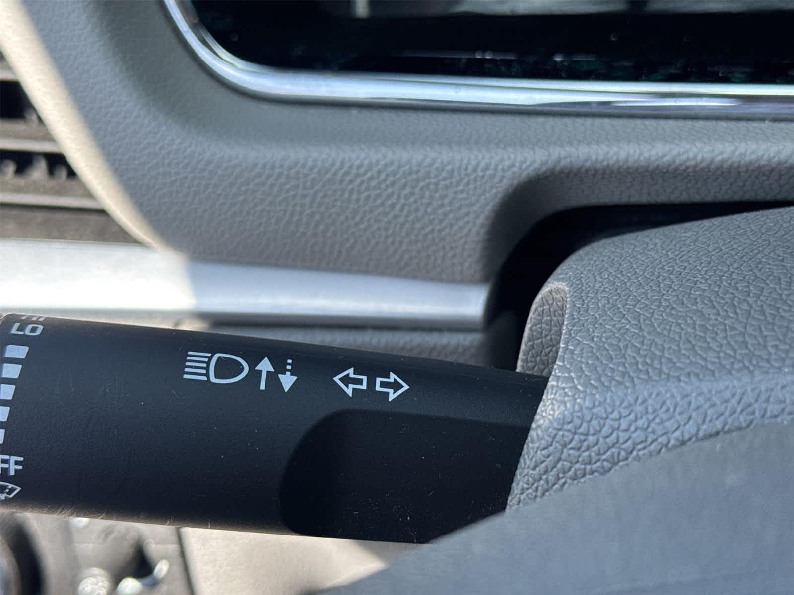 Thumbnail: 2014 Chevrolet Traverse - 23