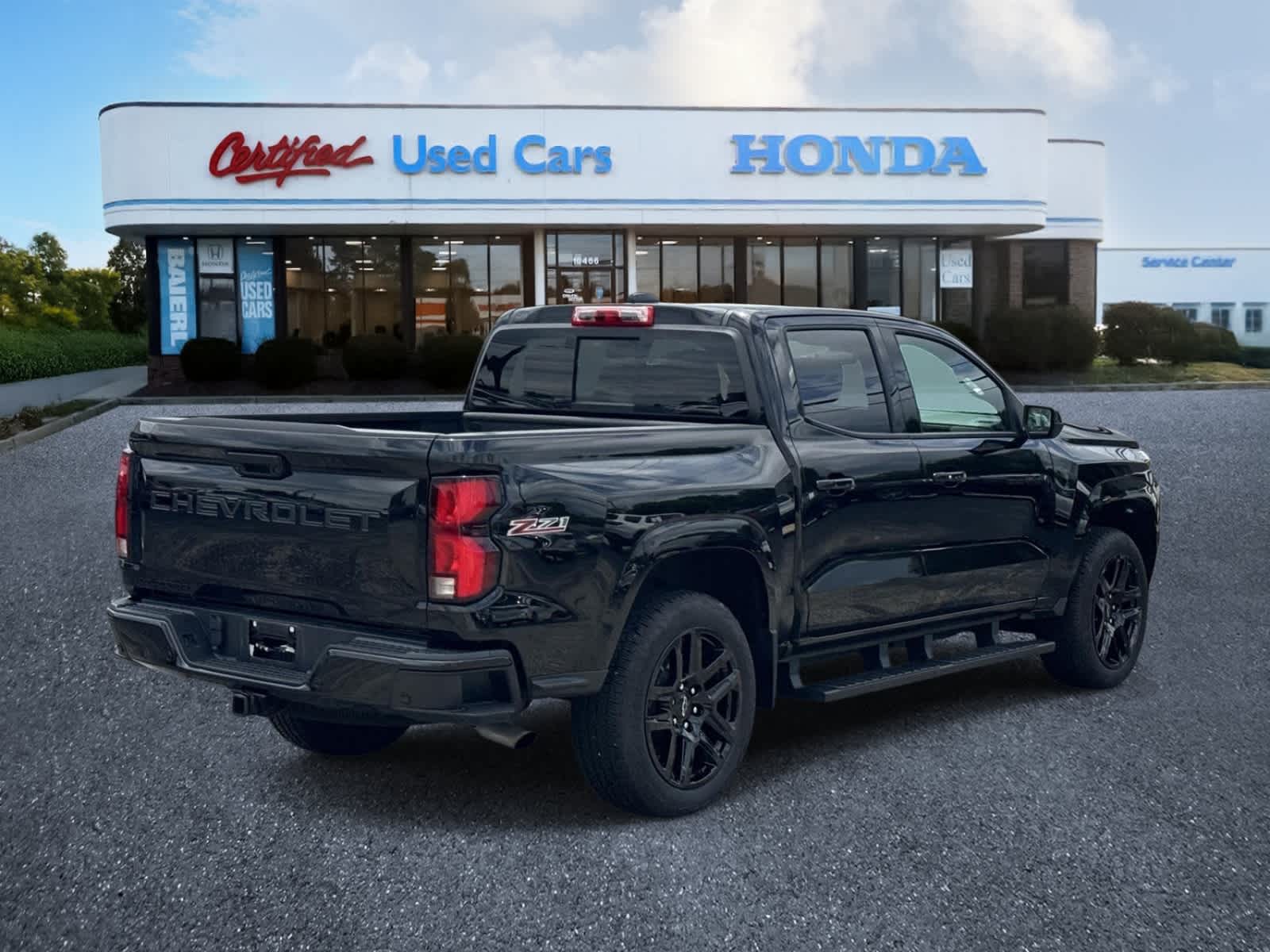 Thumbnail: 2024 Chevrolet Colorado - 5
