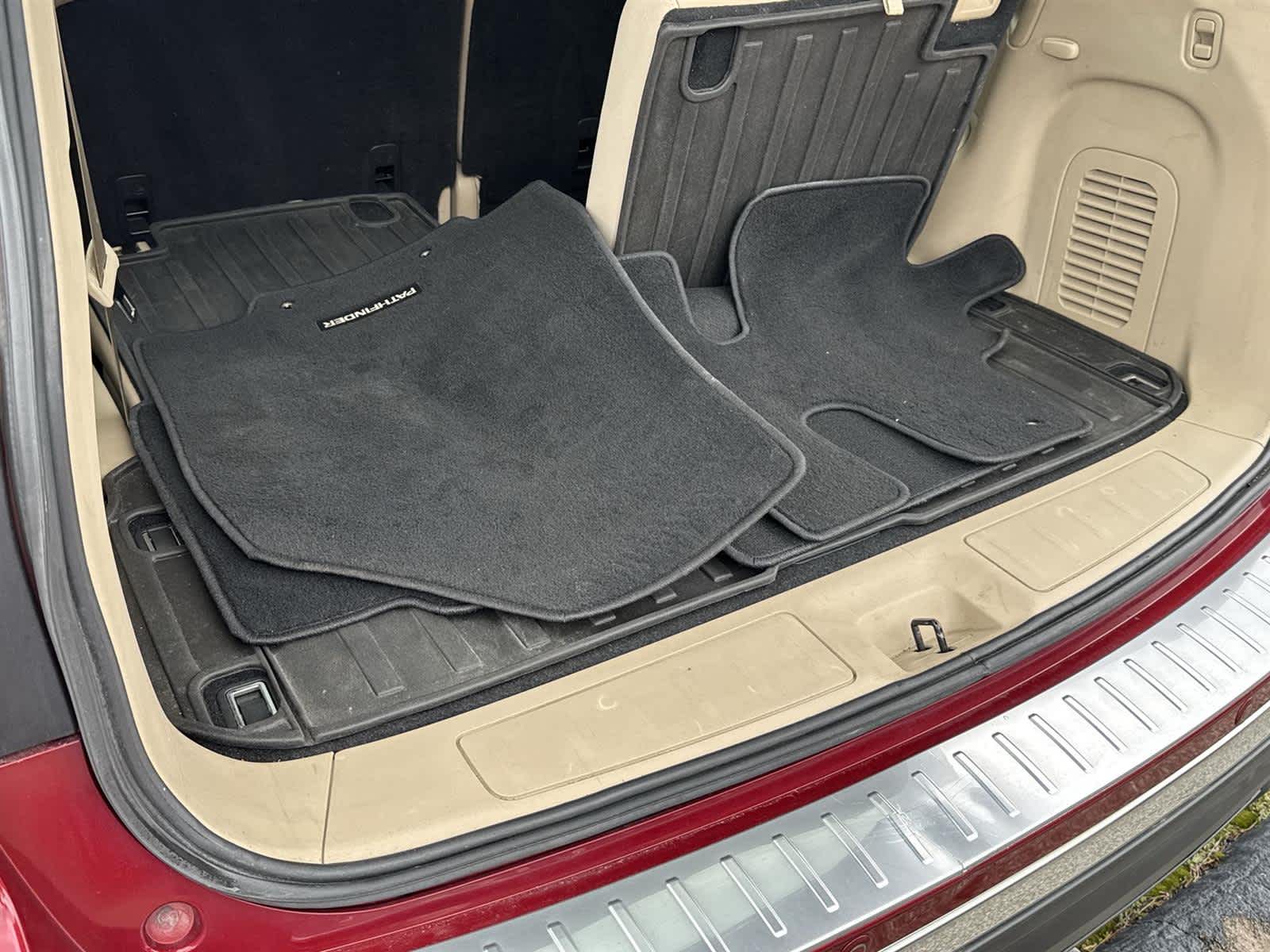 2018 Nissan Pathfinder Platinum 32