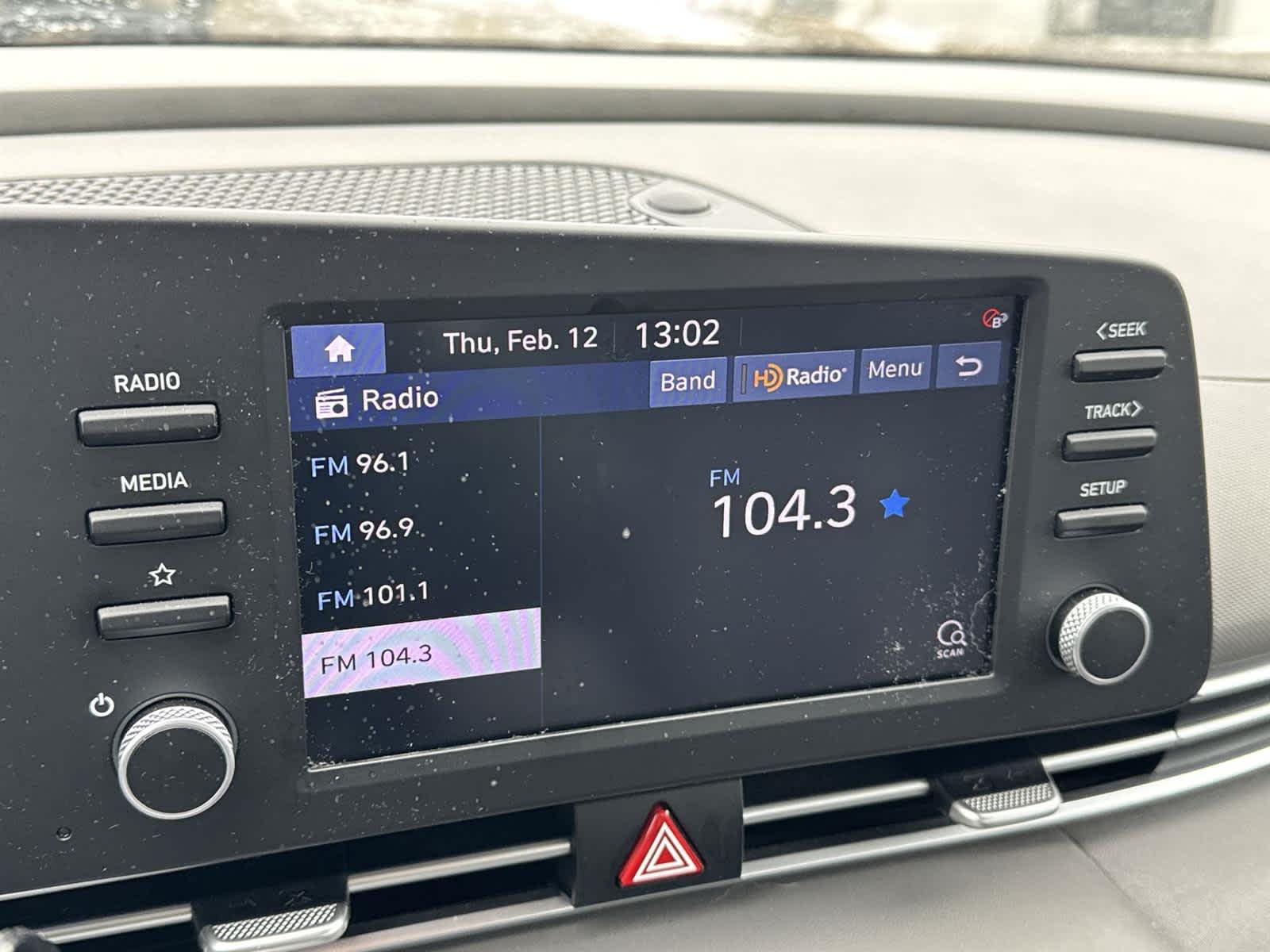 Thumbnail: 2022 Hyundai Elantra - 24