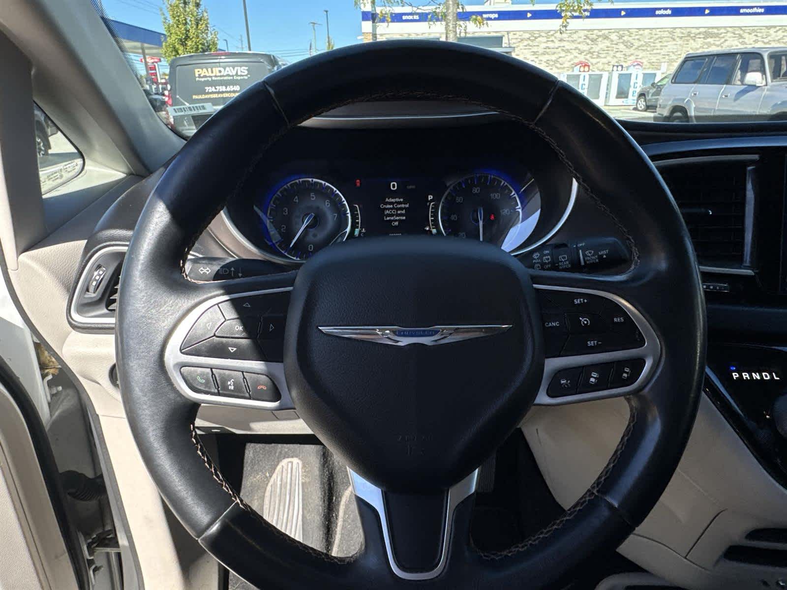 Thumbnail: 2018 Chrysler Pacifica - 17