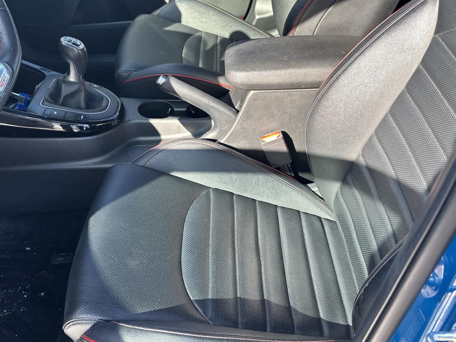 Thumbnail: 2022 Kia Forte - 13