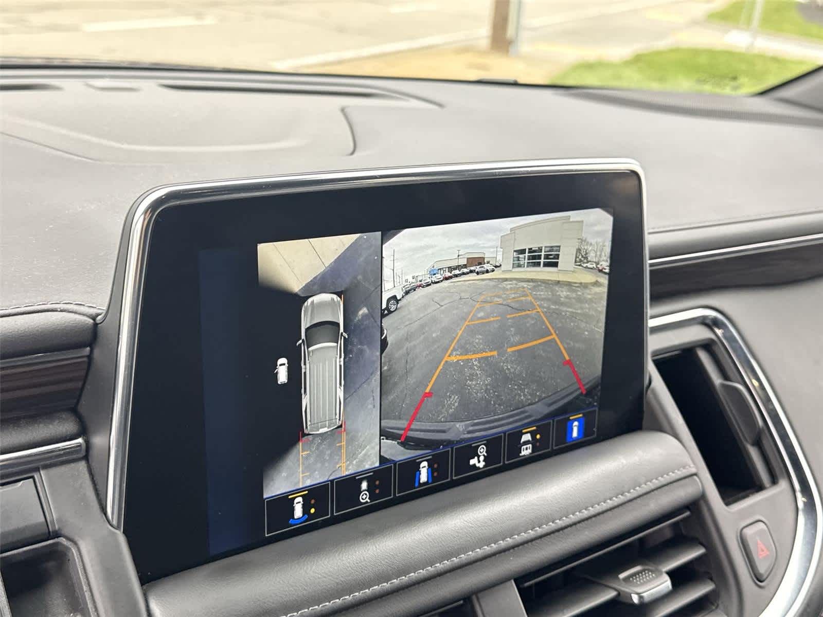 Thumbnail: 2023 Chevrolet Suburban - 25