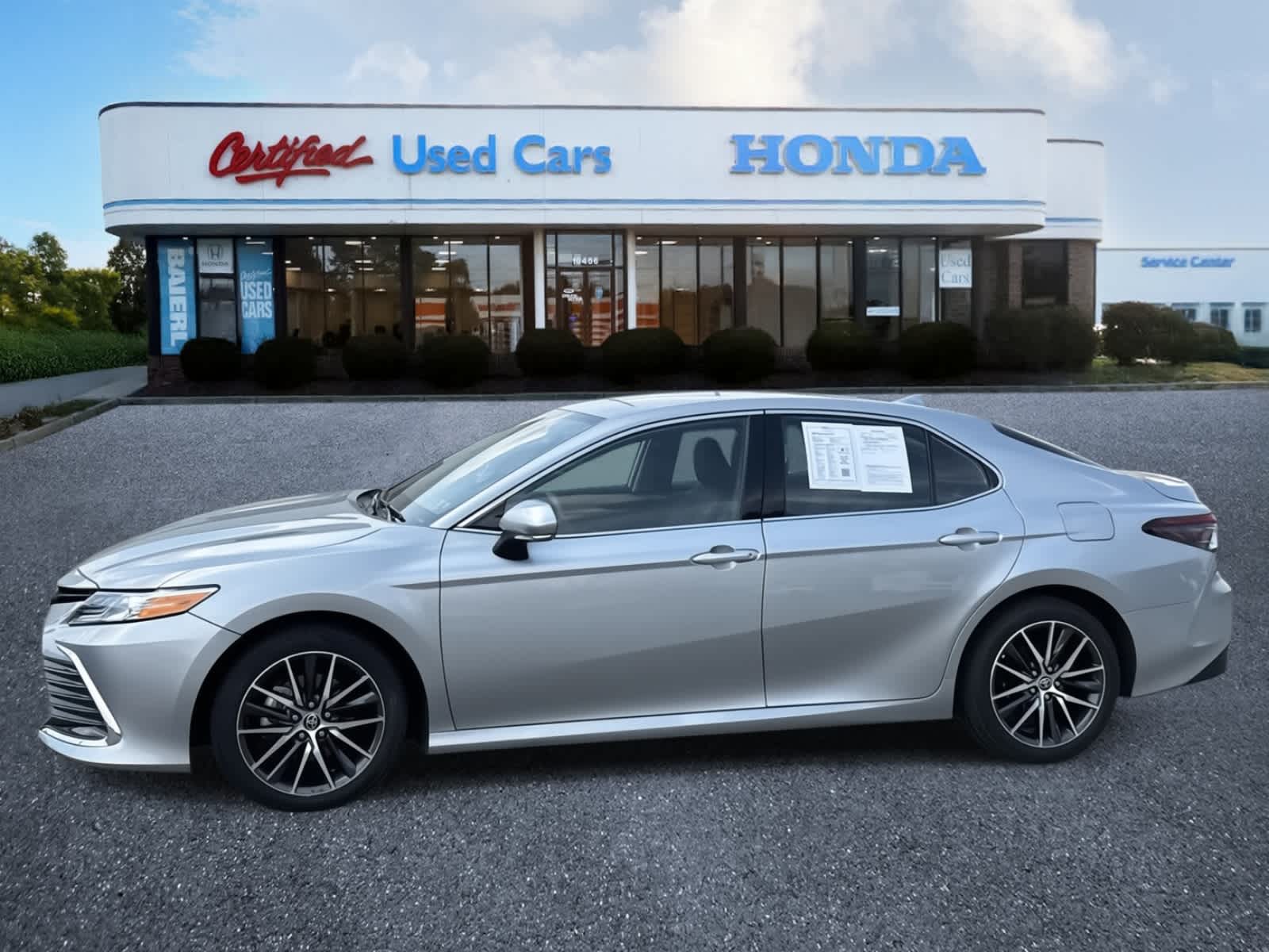 2022 Toyota Camry XLE 2