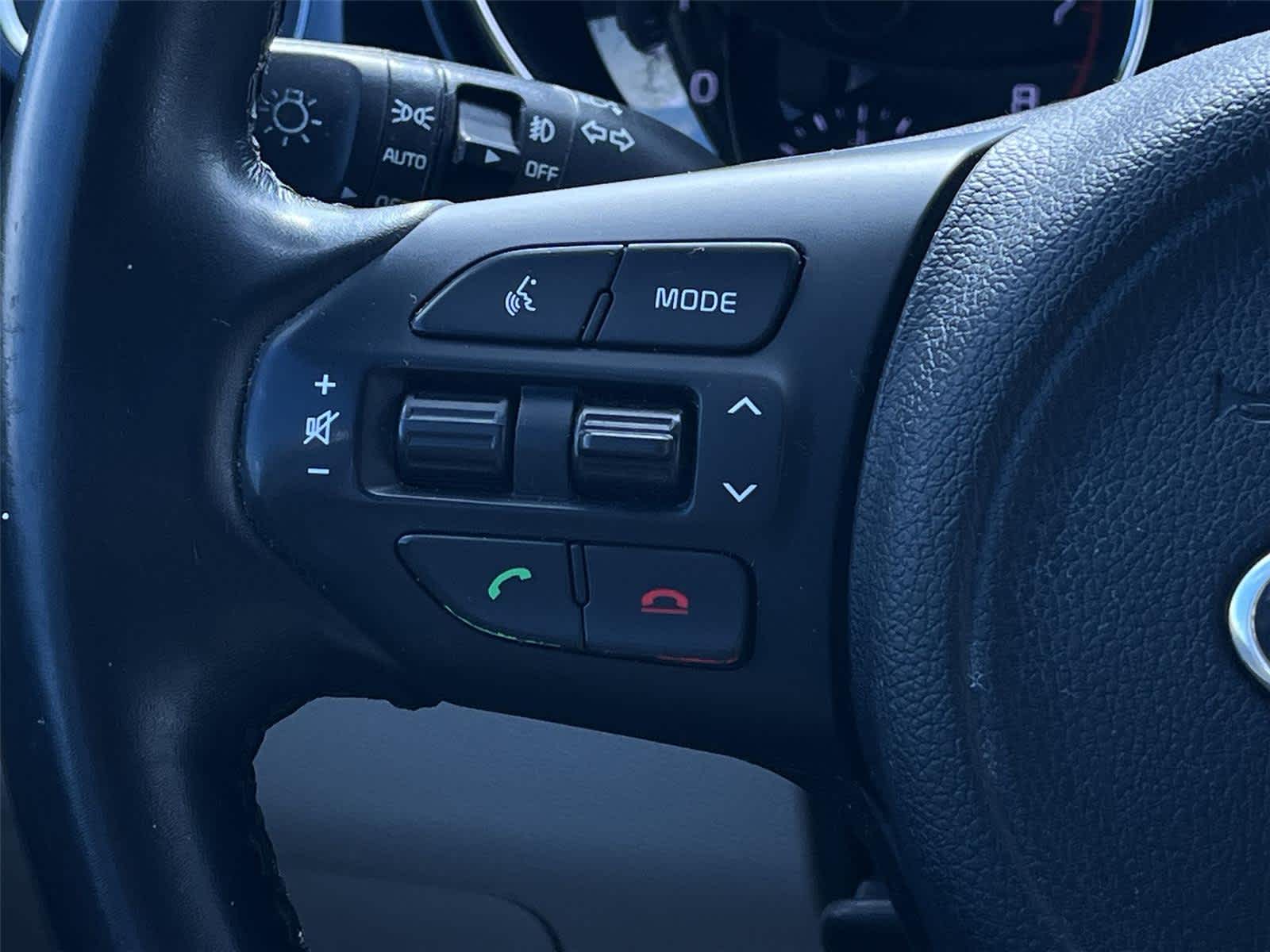 Thumbnail: 2016 Kia Sedona - 22