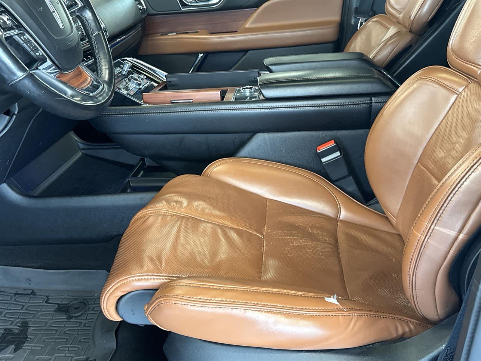 Thumbnail: 2019 Lincoln Navigator - 11