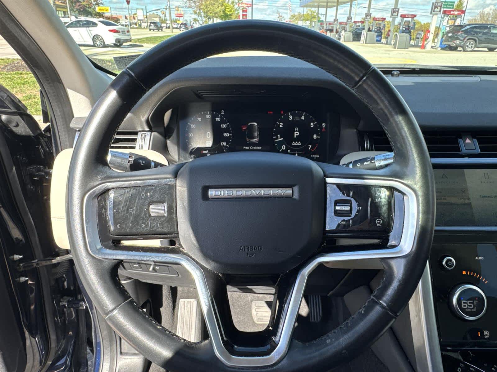 Thumbnail: 2022 Land Rover Discovery Sport - 18