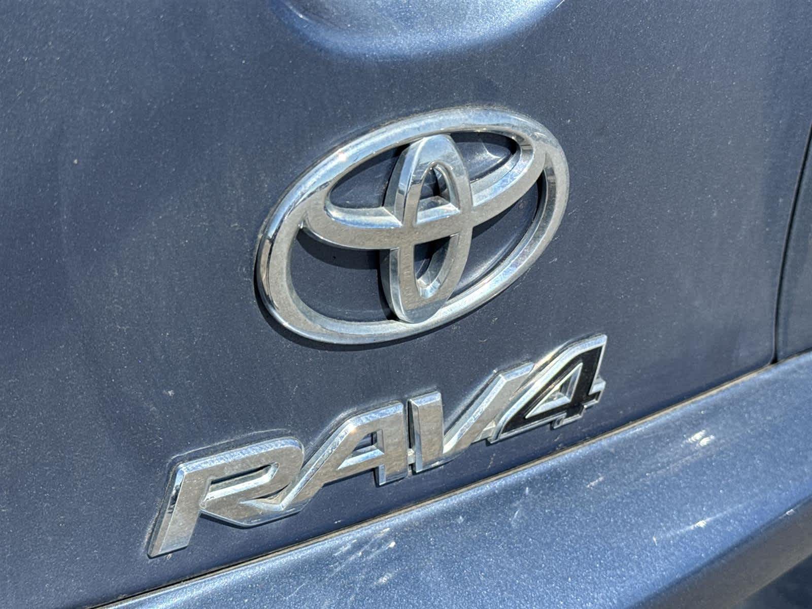 Thumbnail: 2012 Toyota RAV4 - 11