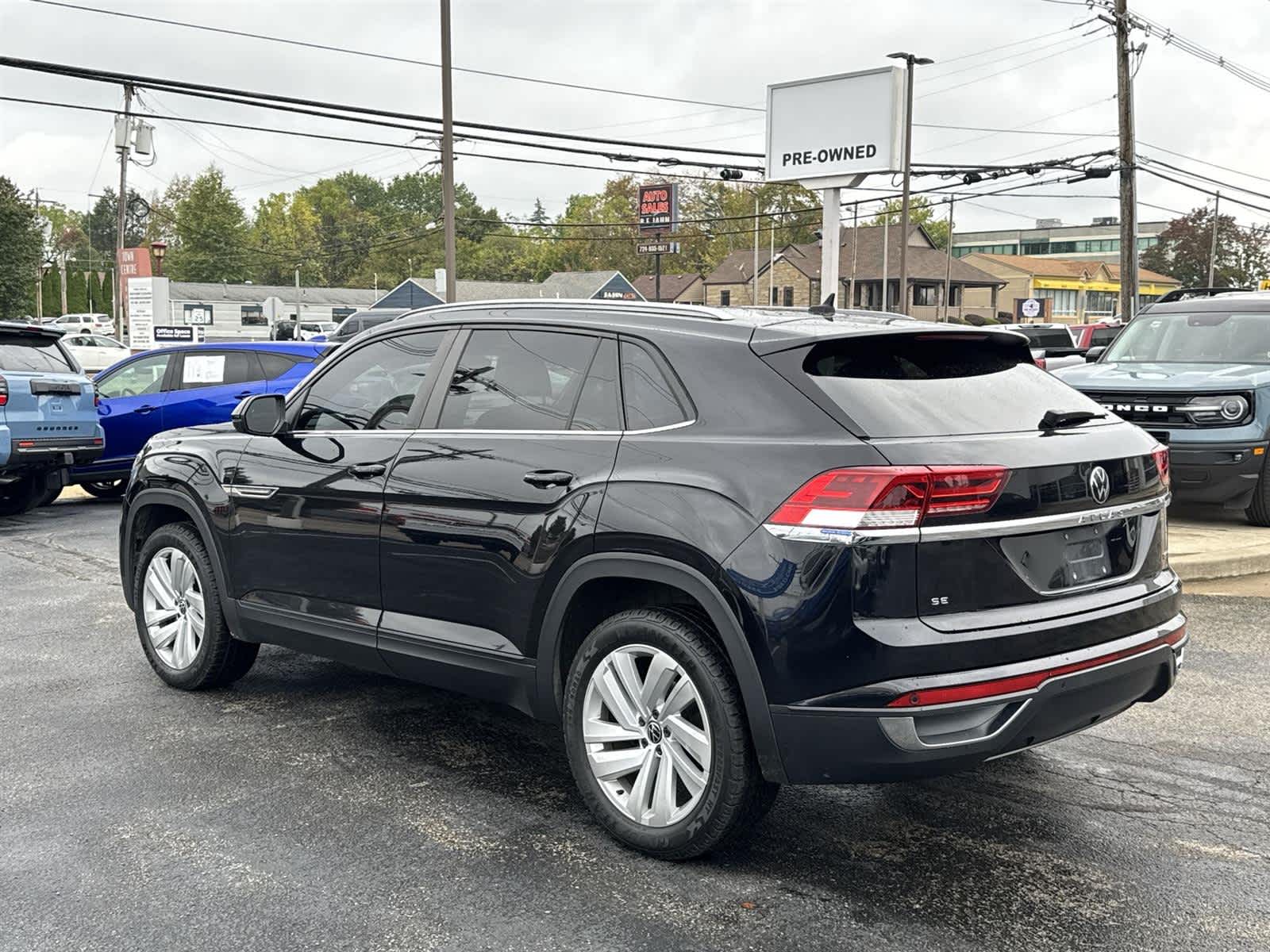 2021 Volkswagen Atlas Cross Sport SE Technology photo 2