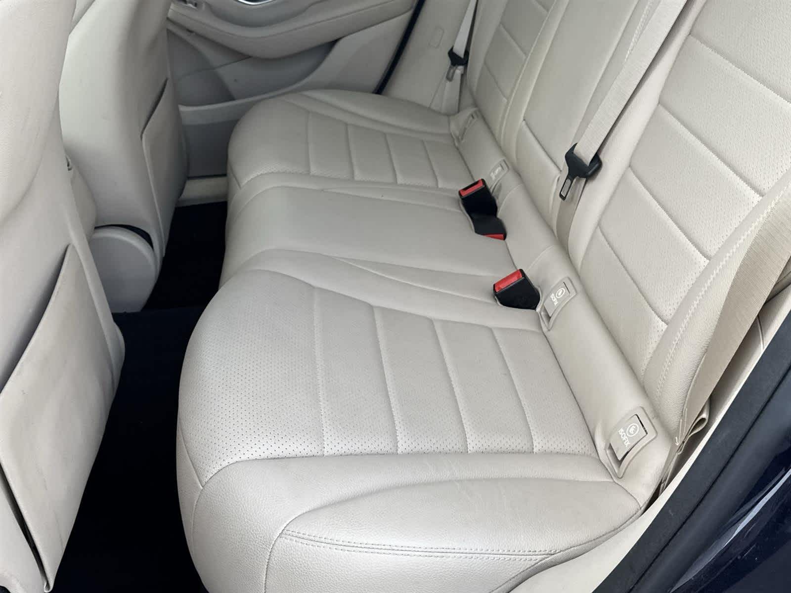 Thumbnail: 2022 Mercedes-Benz GLC - 15