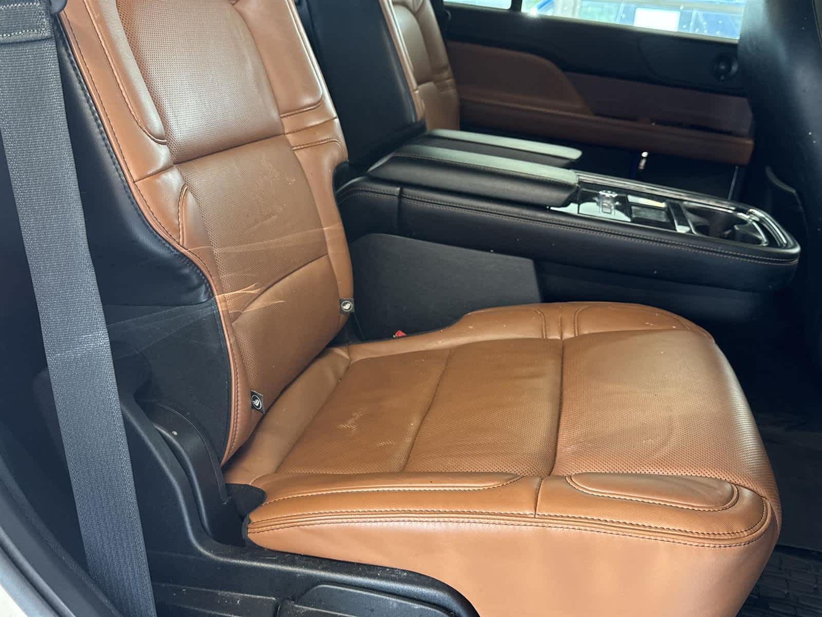 Thumbnail: 2019 Lincoln Navigator - 17