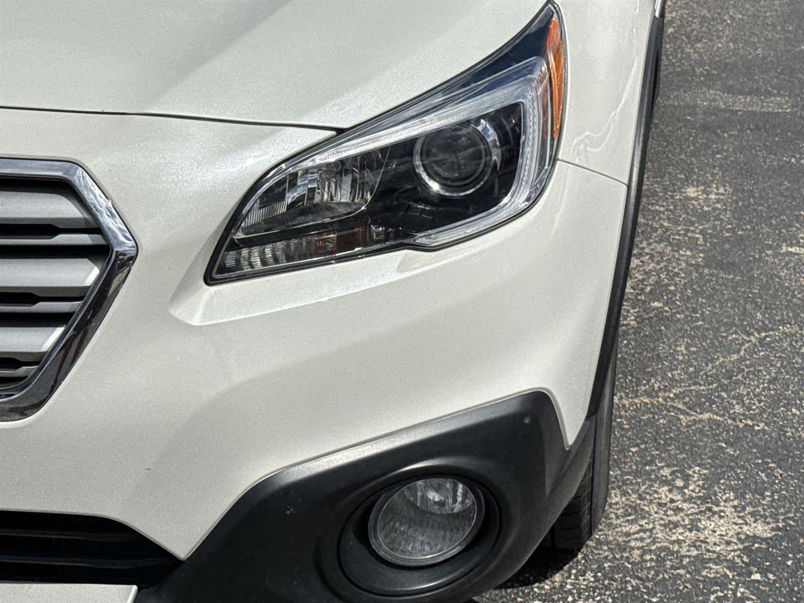 Thumbnail: 2016 Subaru Outback - 9