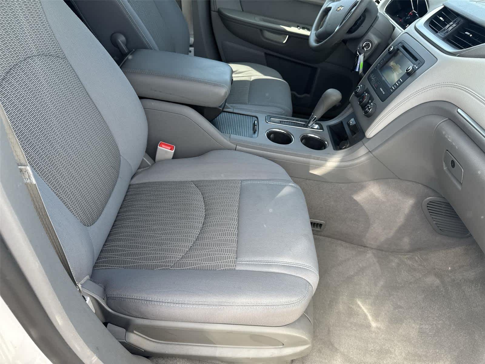 Thumbnail: 2014 Chevrolet Traverse - 18