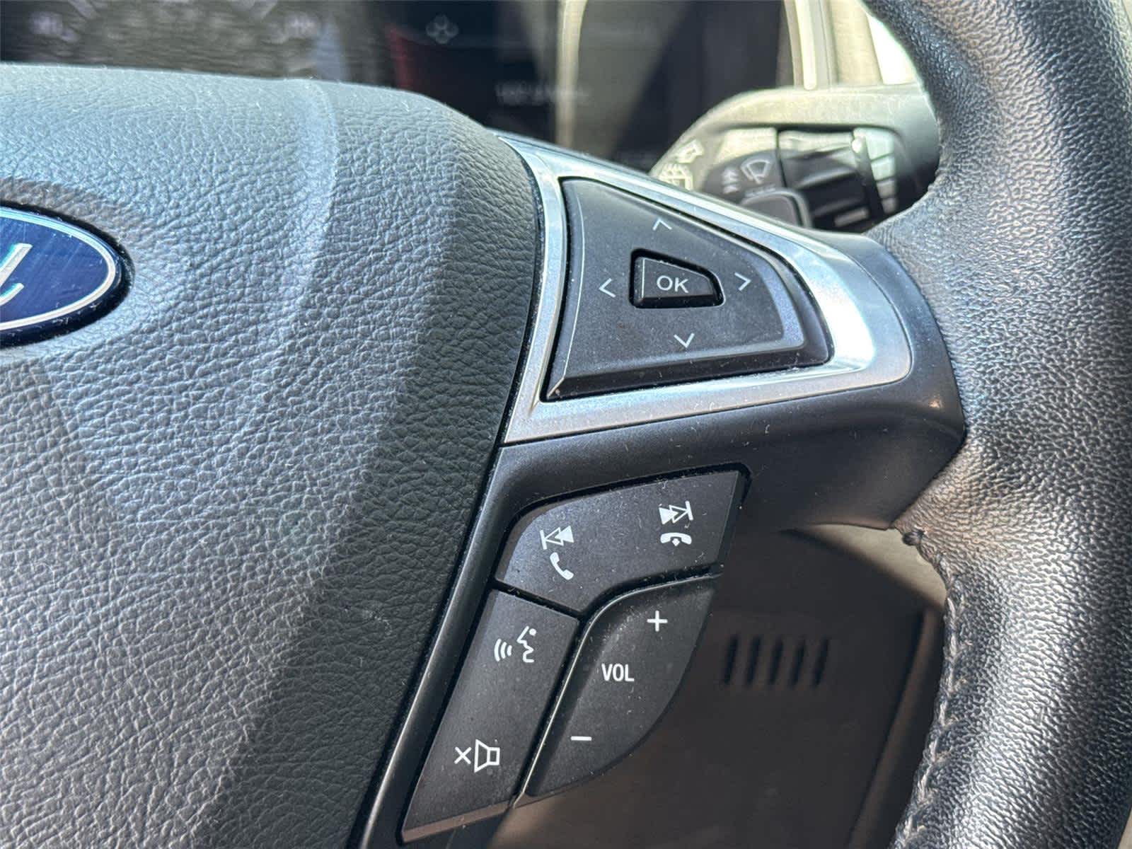 Thumbnail: 2019 Ford Edge - 19