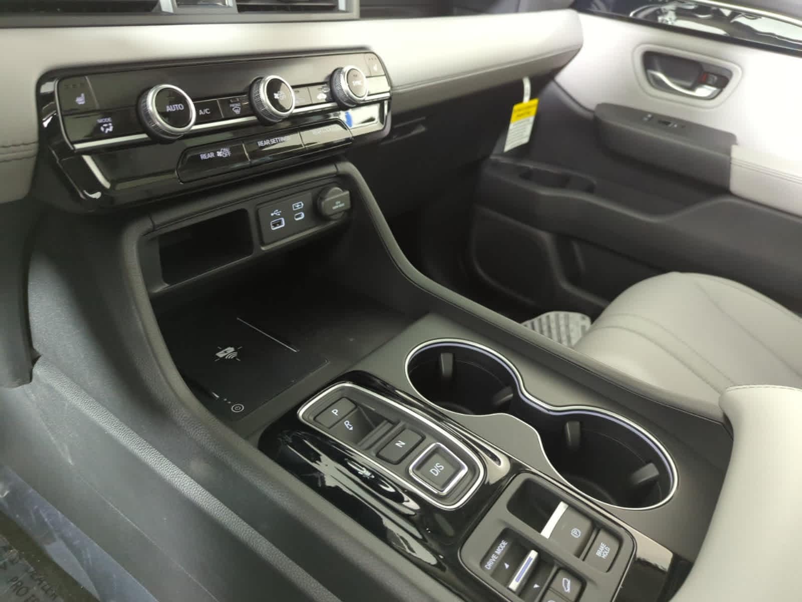 Thumbnail: 2025 Honda Pilot - 17