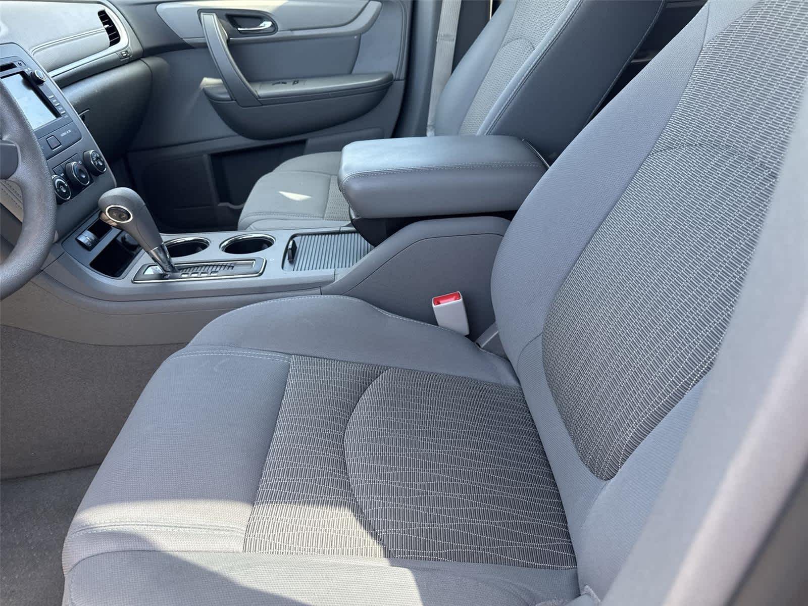 Thumbnail: 2014 Chevrolet Traverse - 14